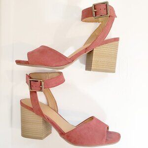 Universal Thread Megan Stacked Chunky Heel Ankle Strap Sandal Red Suede Shoes